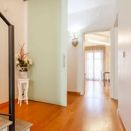 Casa Via Rattazzi Iris アルバ