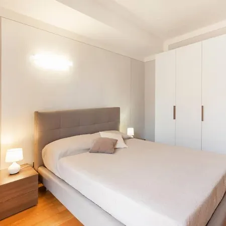 Casa Via Rattazzi Iris アルバ